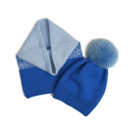 Set căciulă și fular tricotate manual – Albastru regal degrade