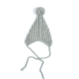 Căciulă tricotată cu pompon - Accesoriu stylish pentru iarnă