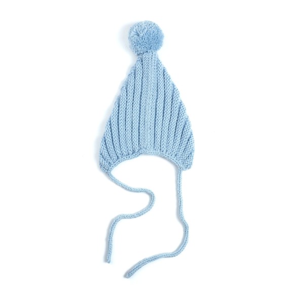 Căciulă tricotată manual pentru bebeluși – Bleu pastel cu pompon, confort și protecție