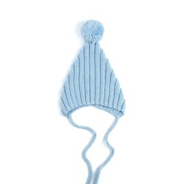 Căciulă tricotată manual pentru bebeluși – Bleu pastel cu pompon, confort și protecție