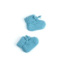 Botoșei tricotati manual pentru bebeluși – Albastru delicat, căldură și confort