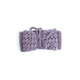 Bentiță tricotată manual din lână merino – Liliachiu prăfuit cu model decorativ