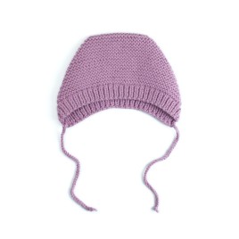 Căciulă tricotată manual din lână merino – Liliachiu cald cu șnururi