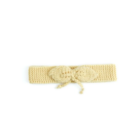 Bentiță tricotată manual din lână merino – Galben pastel cu fundă decorativă
