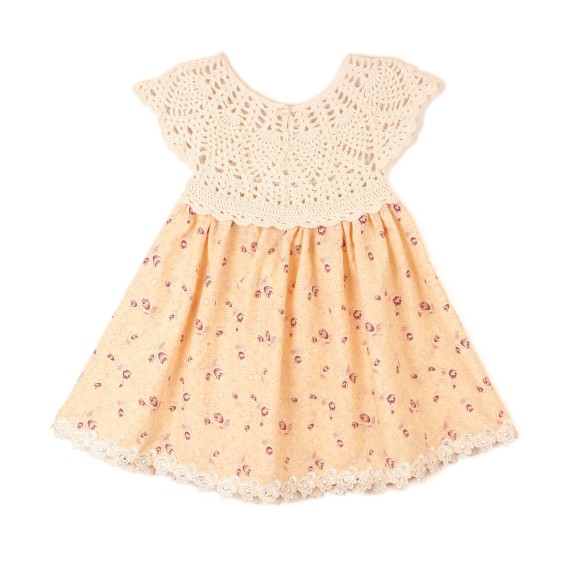 Rochie fetiță cu bust croșetat și fustă piersică din viscoză – Imprimeu floral