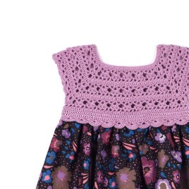 Rochiță croșetată manual cu fustă din viscoză florală – Roz prună