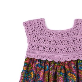 Rochiță croșetată manual cu fustă din viscoză imprimată – Roz pastel