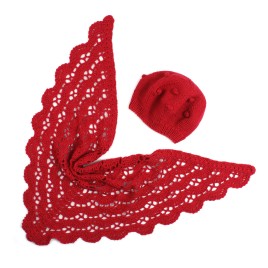 Set șal și căciulă tricotate manual din lână merino – Roșu pasional, eleganță și stil atemporal